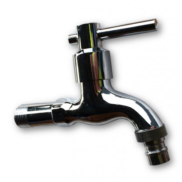 Robinet rince-pied pour douches solaires