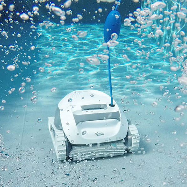 Robot nettoyage de piscine Dolphin E10
