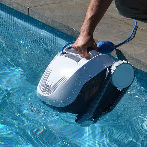 Robot nettoyage de piscine Dolphin E10