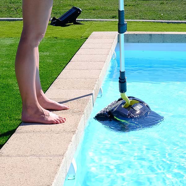 Robot piscine sans fil Freerider RF 5400 IQ