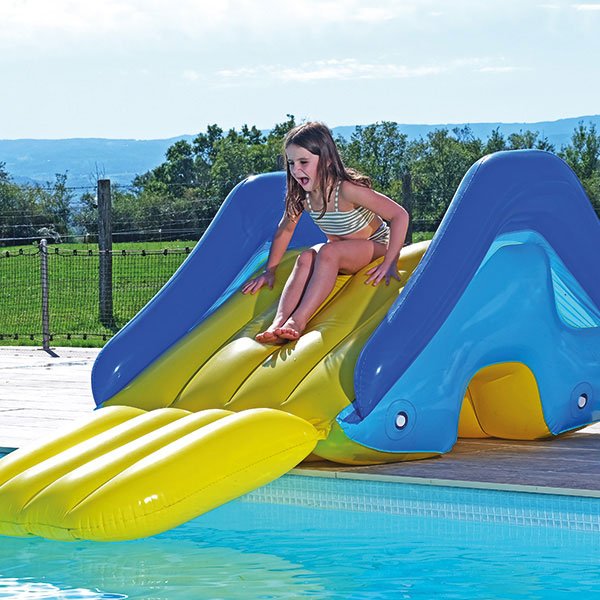 Toboggan géant piscine