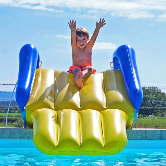 Toboggan géant piscine