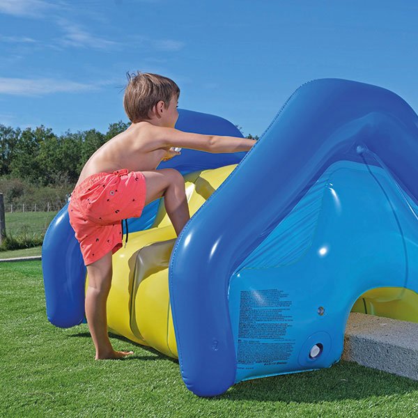 Toboggan géant piscine