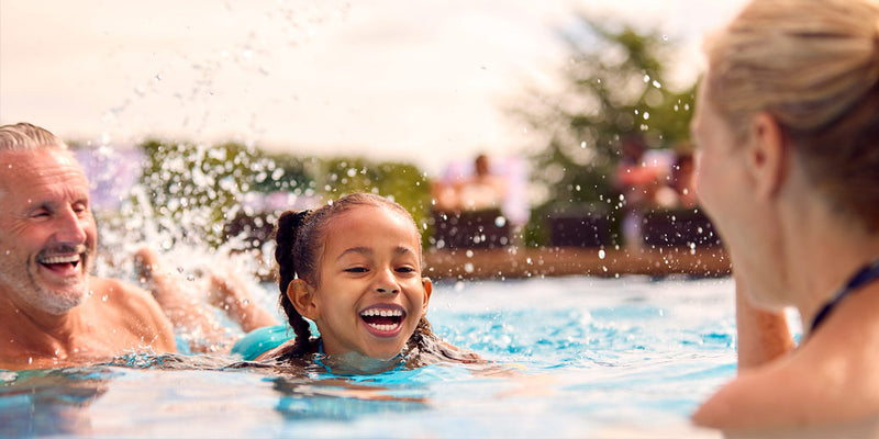 Quels produits utiliser pour nettoyer une piscine ?