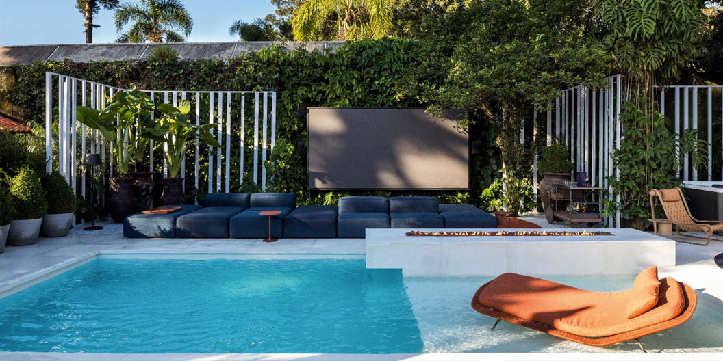 Swimming pool and condominium – La Boutique Desjoyaux