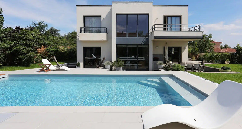 Choosing the right stairs for my in-ground pool 