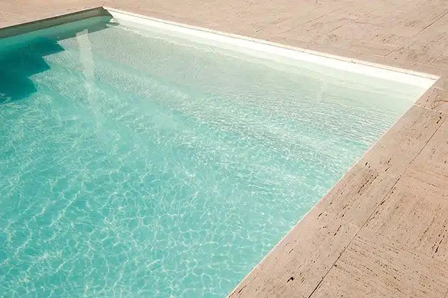 Tout savoir sur la piscine avec plage immergée