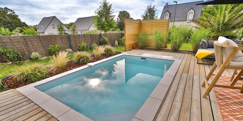 Une piscine économe : C’est la piscine Desjoyaux