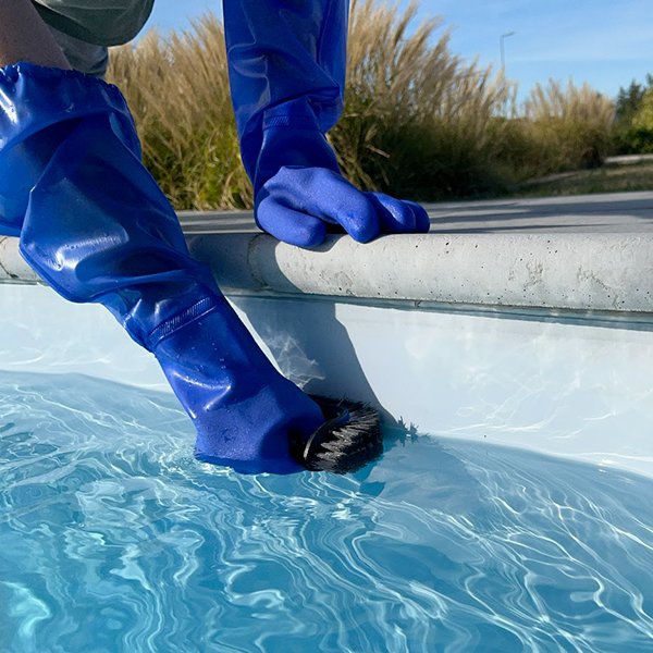 JD Maxi Gloves for pool maintenance