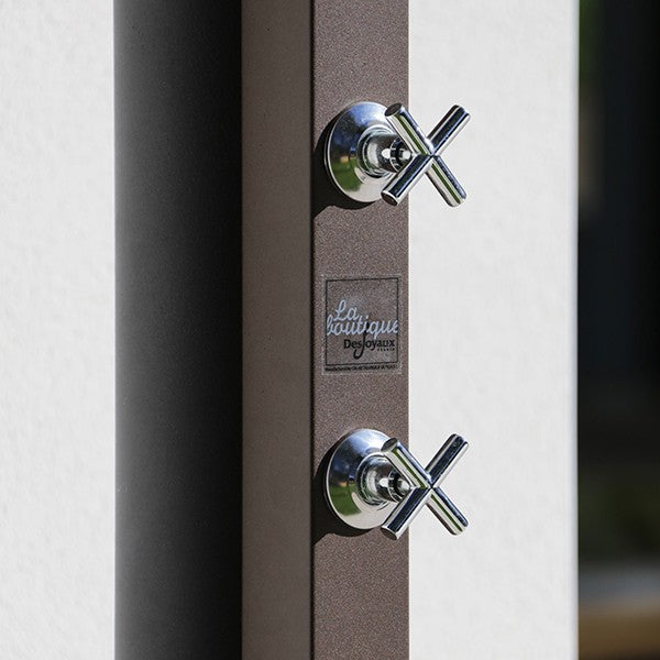 Aquabella solar pool shower