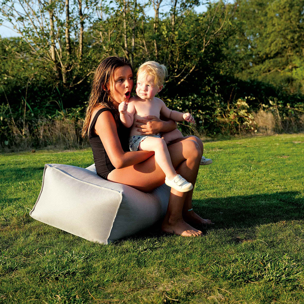 Pouf repose-pied extérieur Hello