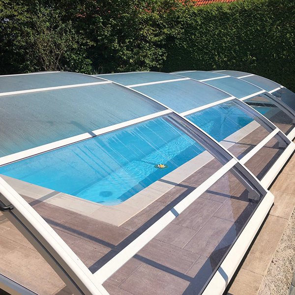 Abri mi-haut piscine