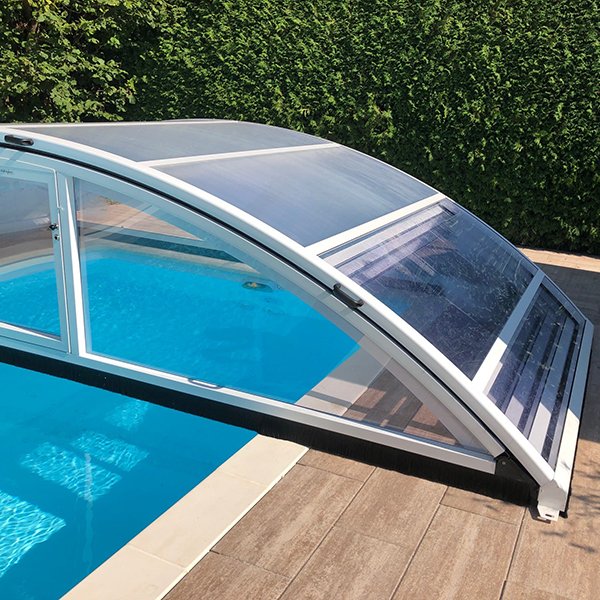 Abri mi-haut piscine