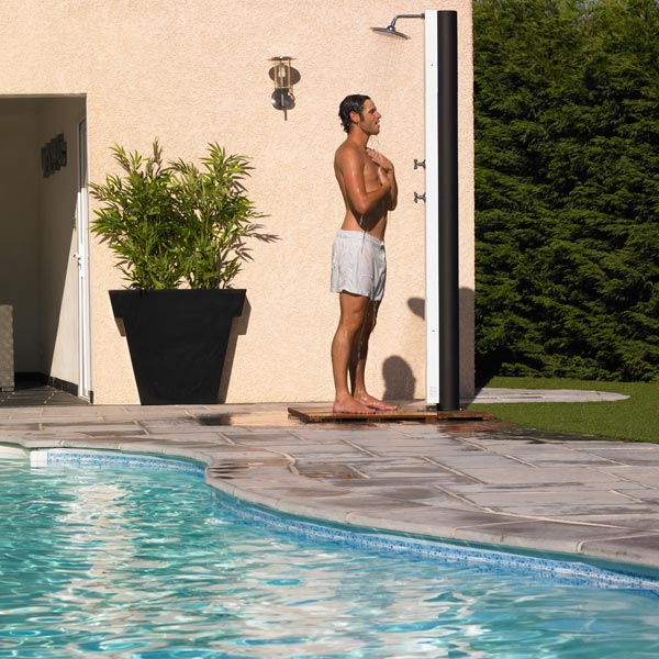 Aquabella solar pool shower
