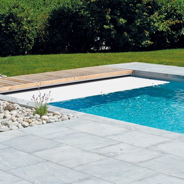 Volet roulant piscine immergé
