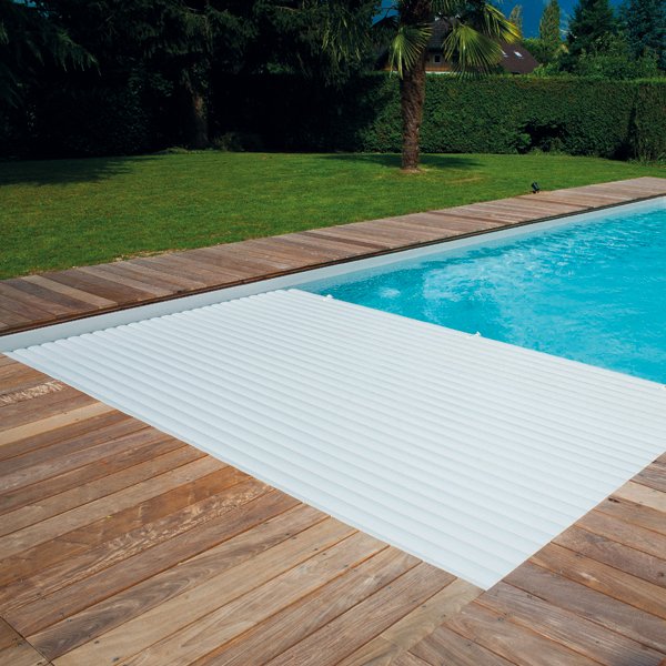 Volet roulant piscine immergé