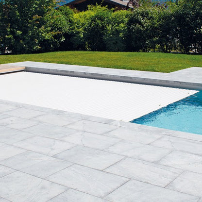 Volet roulant piscine immergé
