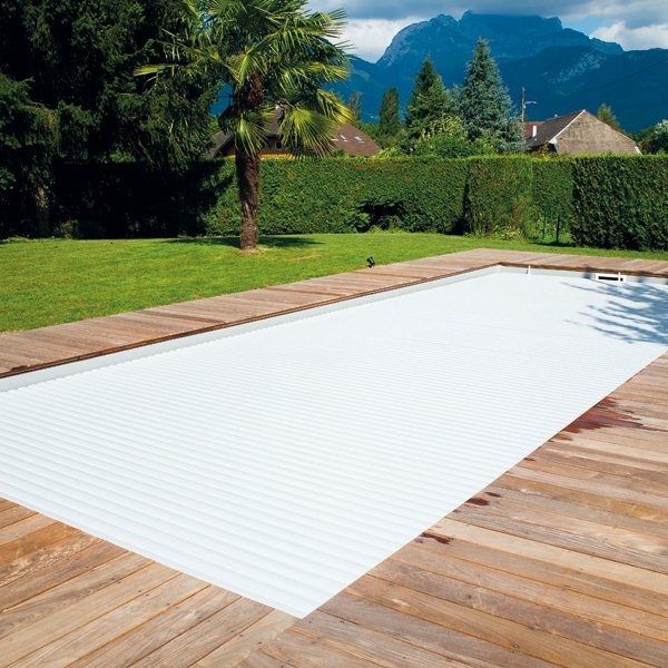 Volet roulant piscine immergé