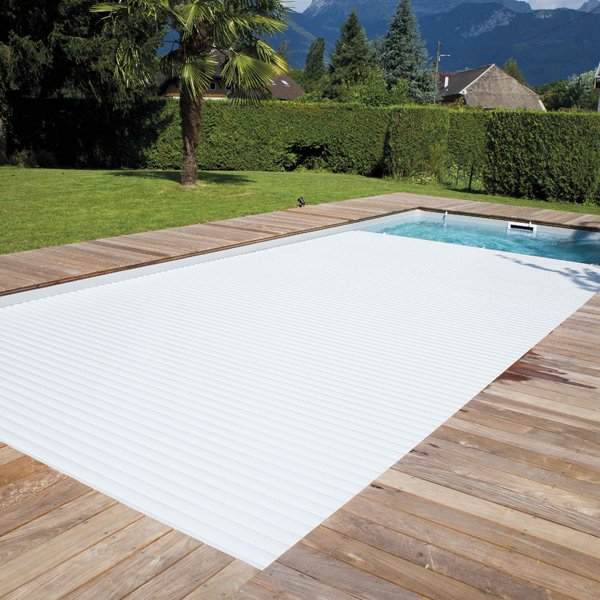 Volet roulant piscine immergé